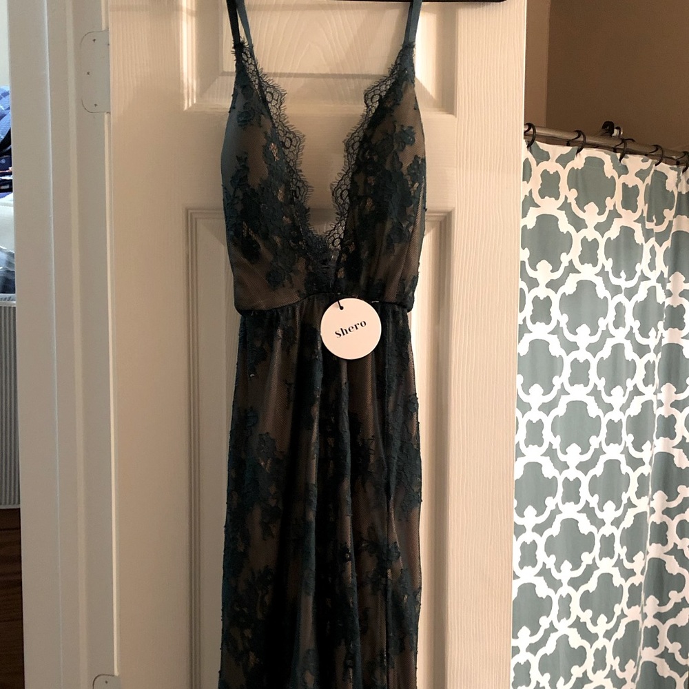 Emerald green maxi lace dress. New with tags